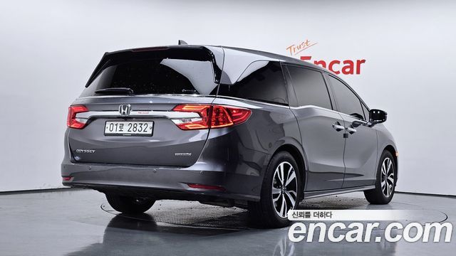 Honda Odyssey 3.5 5th 2018 — пробег 37 329 км