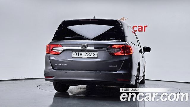 Honda Odyssey 3.5 5th 2018 — пробег 37 329 км