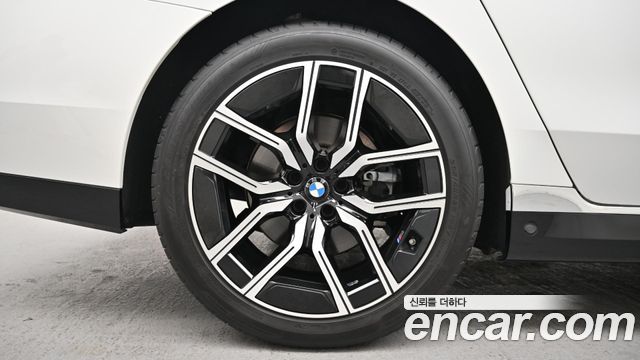 BMW 7-Series 740d xDrive M Sport — пробег 7076 км