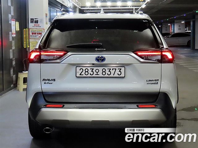 Toyota RAV4 2.5 4WD Hybrid — пробег 36866 км