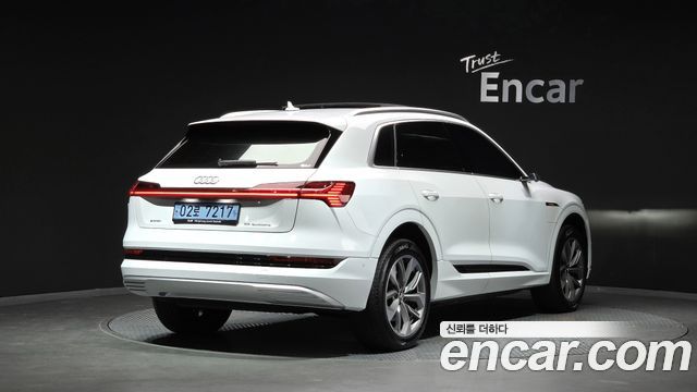 Audi e-tron 55 Quattro — пробег 98 163 км