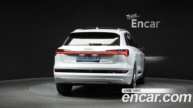 Audi e-tron 55 Quattro — пробег 98 163 км