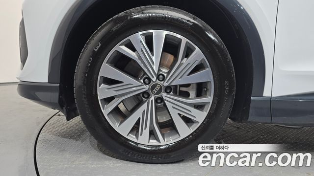 Audi Q4 e-tron 45 — пробег 10 215 км