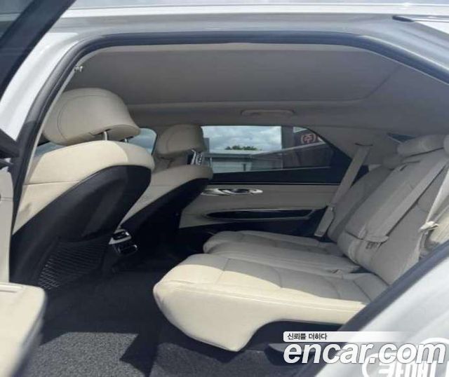 Genesis GV70 2.2 Diesel 2WD — пробег 29700 км