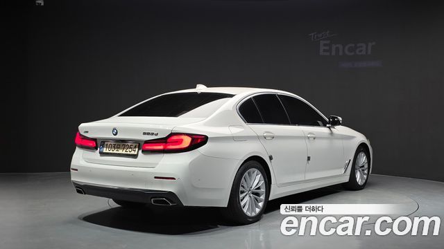 BMW 5-Series 523d xDrive Luxury — пробег 71 518 км — фото 2 из 5
