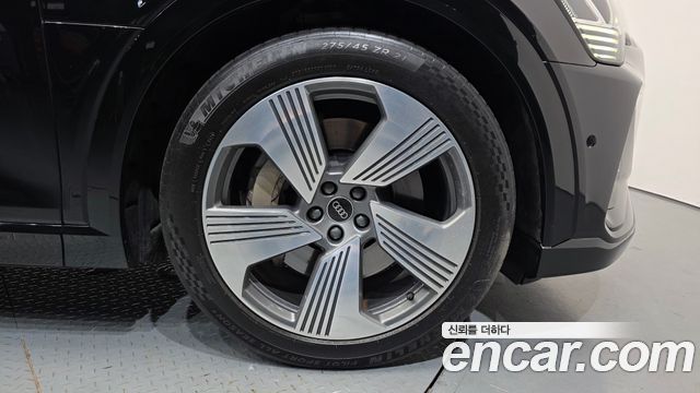 Audi e-tron 55 Quattro Sportback — пробег 63 725 км