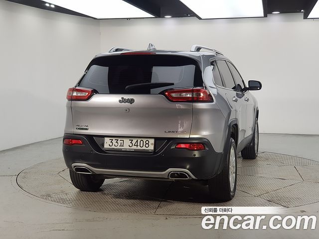 Jeep Cherokee 2.0 Diesel LIMITED 4WD — пробег 135 000 км — фото 3 из 5
