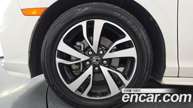 Honda Odyssey 3.5 5th 2017 — пробег 127 331 км