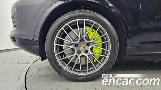 Porsche Cayenne 3.0 E-Hybrid — пробег 39 721 км