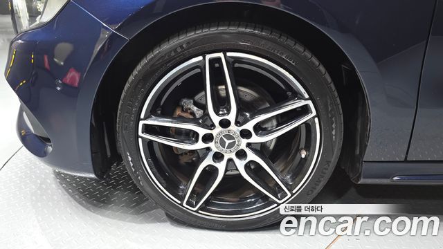 Mercedes-Benz A-Class A200 AMG Line — пробег 87 967 км