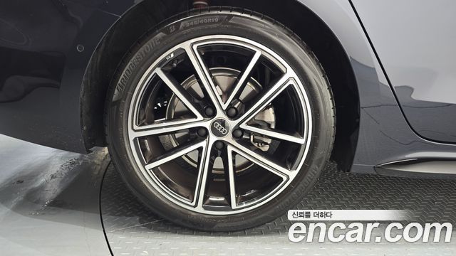 Audi A5 40 TFSI Quattro S Line — пробег 5 015 км