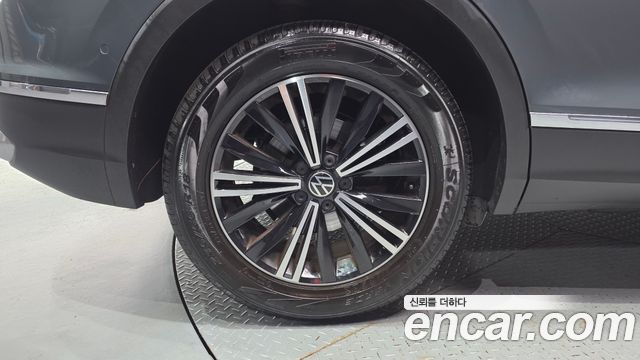 Volkswagen Tiguan 2.0 TDI Premium — пробег 23 105 км