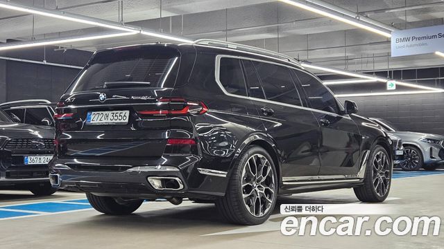 BMW X7 xDrive 40d M Sport 7 STR — пробег 6 400 км — фото 2 из 5