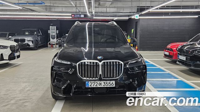 BMW X7 xDrive 40d M Sport 7 STR — пробег 6 400 км — фото 3 из 5