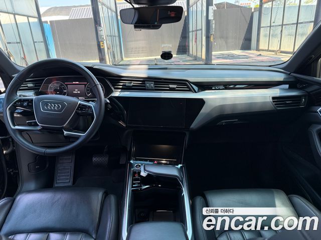 Audi e-tron 55 Quattro Sportback — пробег 49 000 км