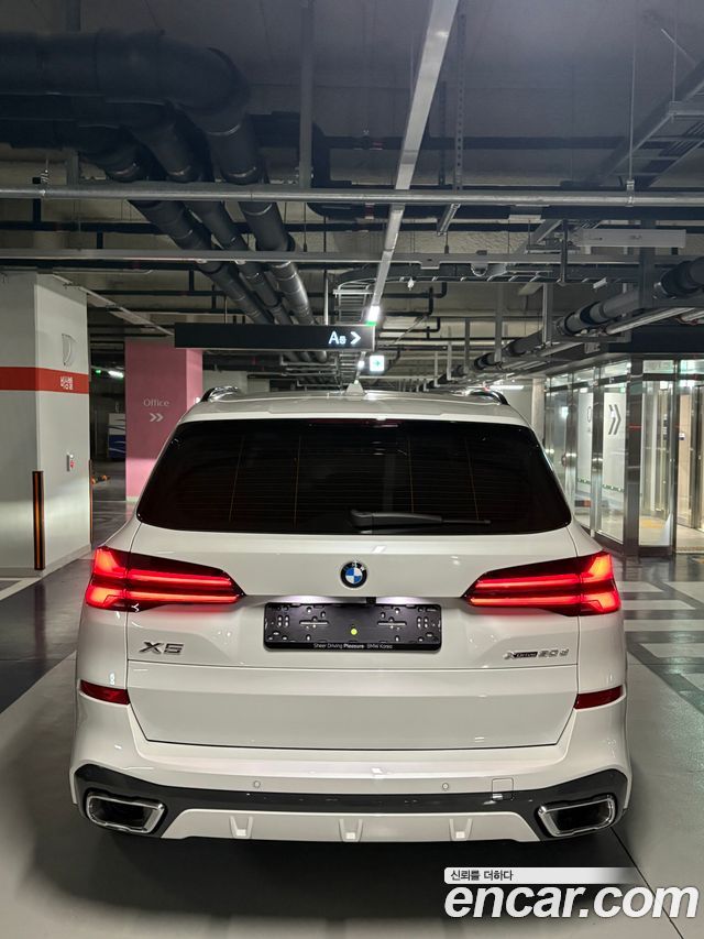 BMW X5 xDrive 30d M Sport — пробег 5 км — фото 2 из 5