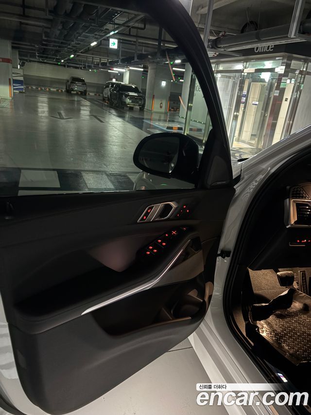 BMW X5 xDrive 30d M Sport — пробег 5 км — фото 4 из 5