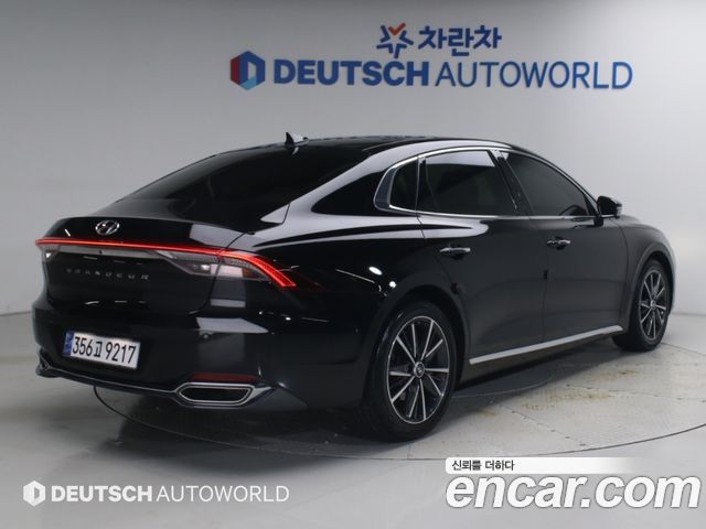 Hyundai Grandeur 2.5 Le Blanc 2022 — пробег 66 000 км