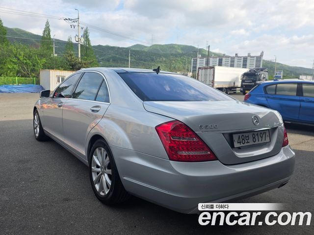 Mercedes-Benz S-Class S500L BlueEFFICIENCY 2011 — пробег 117 000 км