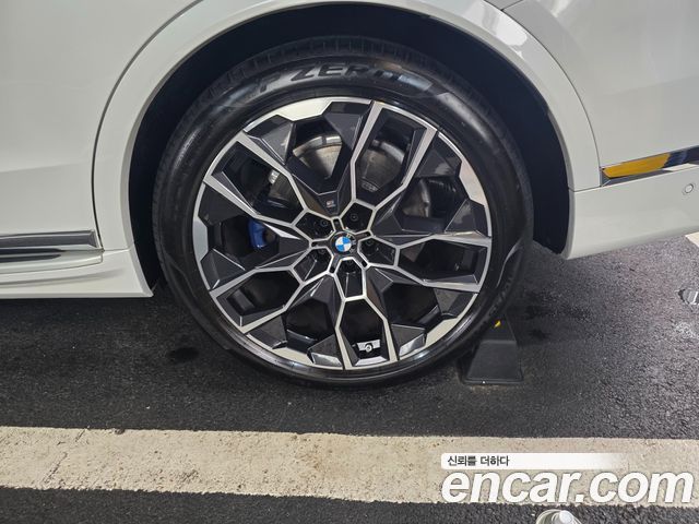 BMW X7 xDrive 40d M Sport 6STR 2025 — пробег 17 500 км