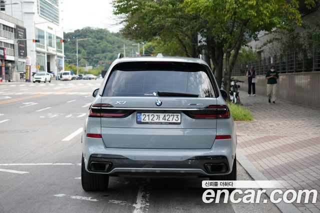 BMW X7 xDrive 40i M Sport 6STR 2023 — пробег 33 300 км