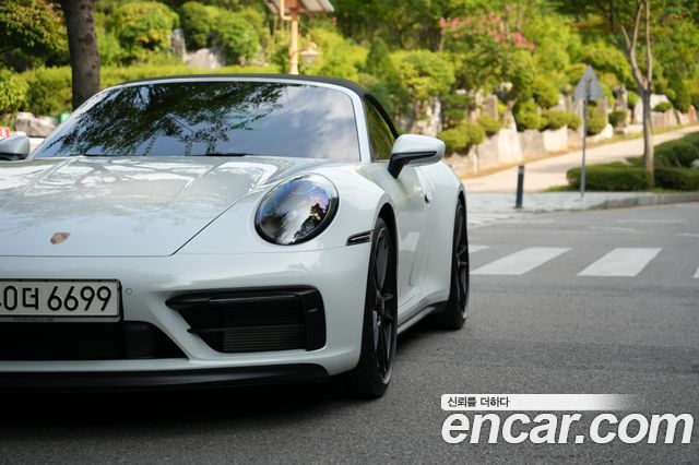 Porsche 911 Carrera 4 GTS Cabriolet 2022 — пробег 17 600 км
