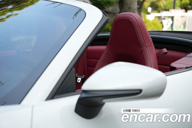 Porsche 911 Carrera 4 GTS Cabriolet 2022 — пробег 17 600 км