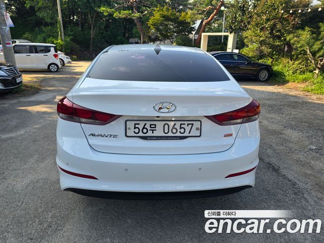 Hyundai AVANTE 1.6 GDI Smart Special 2016 — пробег 85 478 км