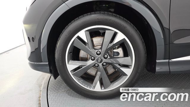 Audi Q4 e-tron 40 Premium — пробег 6 273 км