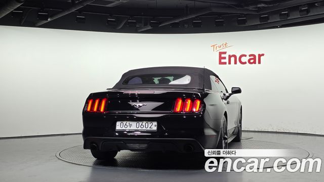 Ford Mustang Convertible — пробег 123 211 км — фото 4 из 5