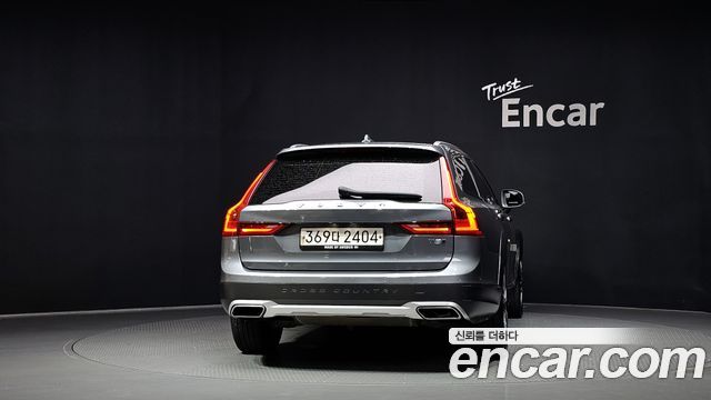 Volvo V90 T5 Pro AWD — пробег 203 790 км — фото 4 из 5