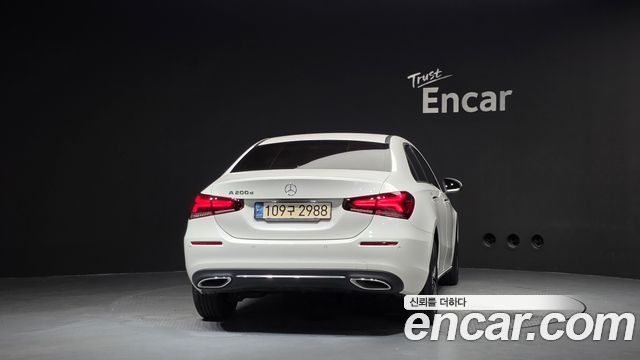 Mercedes-Benz A-Class A200d Sedan — пробег 45 003 км