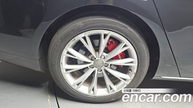 Audi A8 3.0 TFSI Quattro LWB D4 — пробег 139 553 км