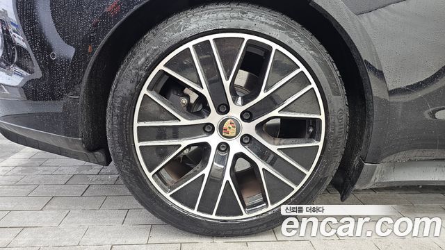 Porsche Taycan Base — пробег 74 525 км — фото 5 из 5