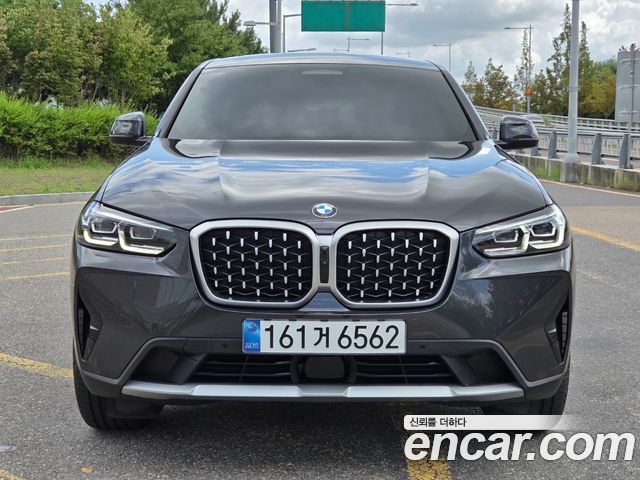 BMW X4 xDrive20i xLine — пробег 4 605 км — фото 3 из 5