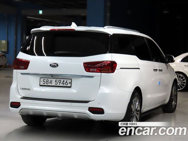 Kia Carnival из Кореи Encar