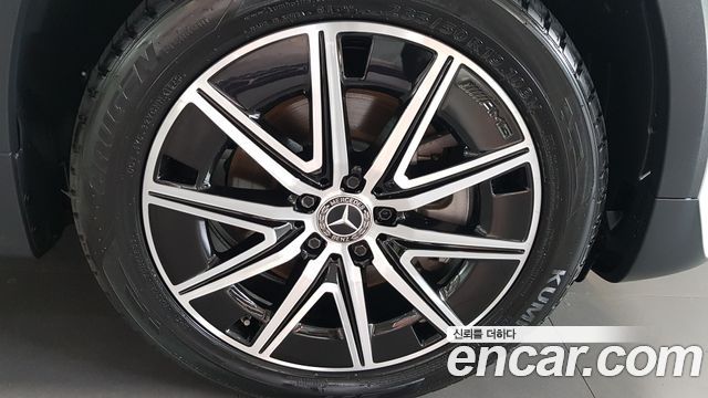 Mercedes-Benz EQB EQB300 4MATIC AMG Line — пробег 23 221 км