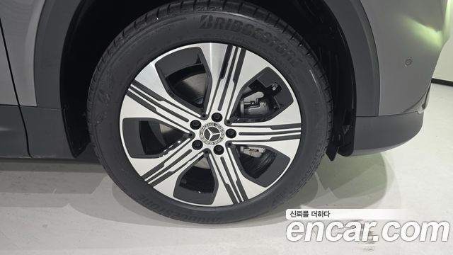 Mercedes-Benz EQB EQB300 4MATIC Progressive — пробег 1 126 км