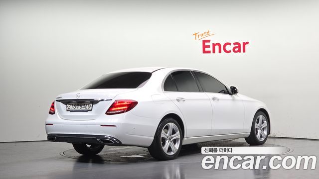 Mercedes-Benz E-Class E220d Avantgarde — пробег 179 385 км — фото 2 из 5
