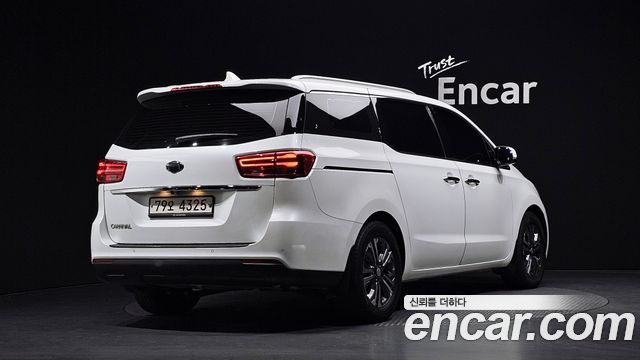 Kia Carnival из Кореи Encar