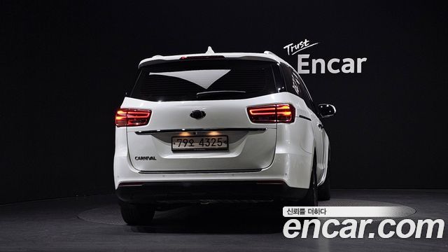 Kia Carnival из Кореи Encar