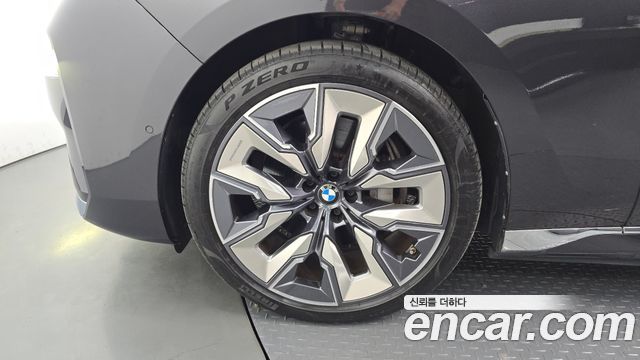 BMW i7 xDrive 60 Design Pure Excellence — пробег 30 316 км