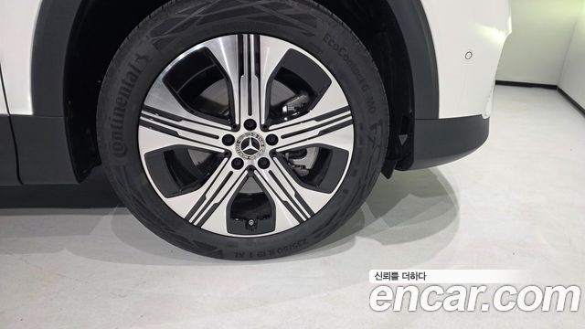 Mercedes-Benz EQB EQB300 4MATIC Progressive — пробег 1 152 км