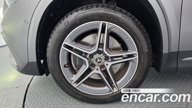 Mercedes-Benz GLA-Class GLA250 4MATIC — пробег 31 905 км