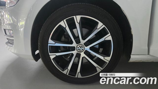 Volkswagen Golf 2.0 TDI Premium — пробег 61 476 км