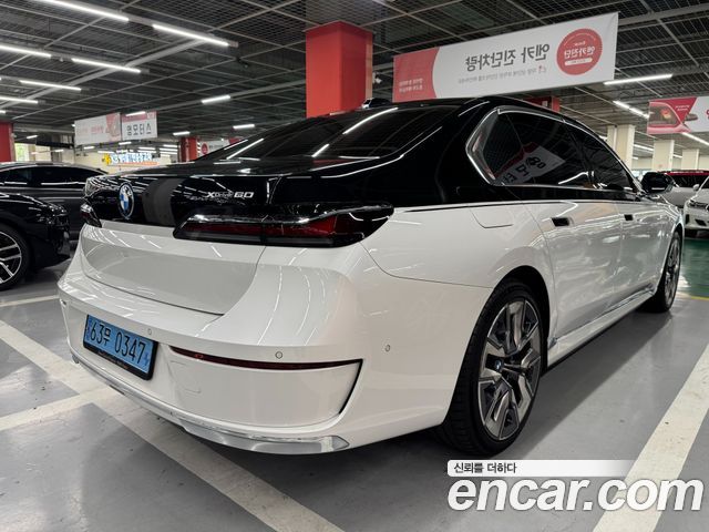 BMW i7 xDrive 60 Design Pure Excellence — пробег 33 357 км