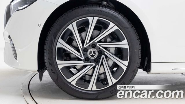 Mercedes-Benz E-Class E300 4MATIC Exclusive — пробег 2 250 км