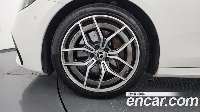Mercedes-Benz E-Class E220d 4MATIC AMG Line — пробег 34 647 км