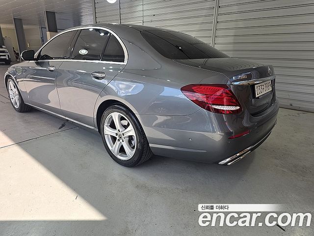 Mercedes-Benz E-Class E200 Avantgarde — пробег 135 921 км