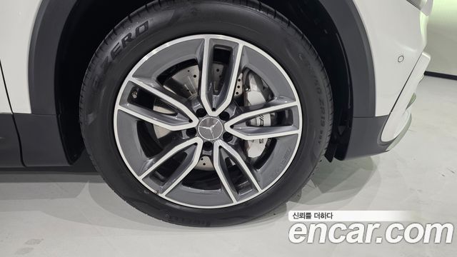 Mercedes-Benz GLB-Class AMG GLB35 4MATIC — пробег 1 187 км